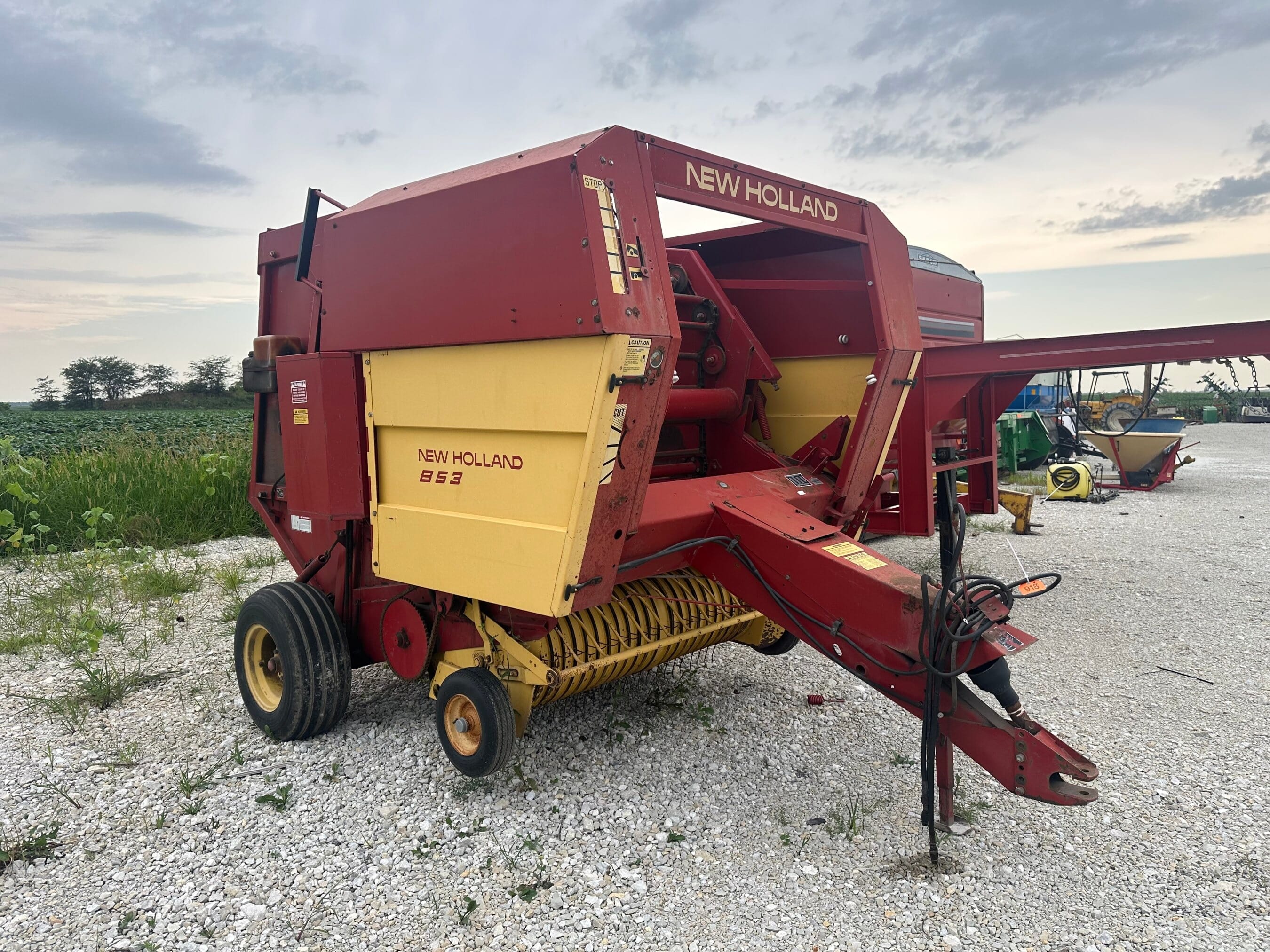 New Holland 853 Equipment Image0