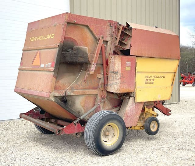 Image of New Holland 853 equipment image 4