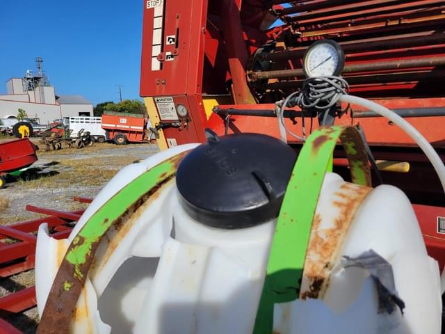 Image of New Holland 853 equipment image 3