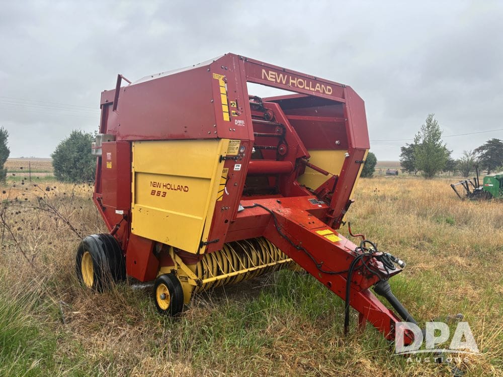 New Holland 853 Equipment Image0