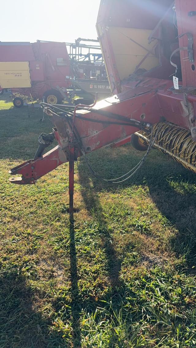 Image of New Holland 853 equipment image 3