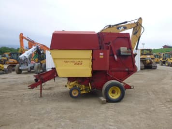 Main image New Holland 853