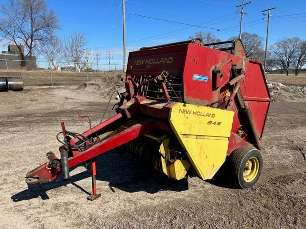 New Holland 845 Equipment Image0
