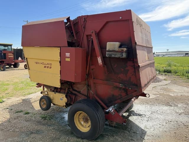 Image of New Holland 855 equipment image 3