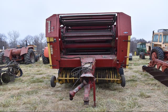 Image of New Holland 855 equipment image 1