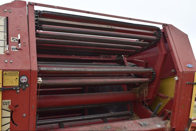 Image of New Holland 855 equipment image 3