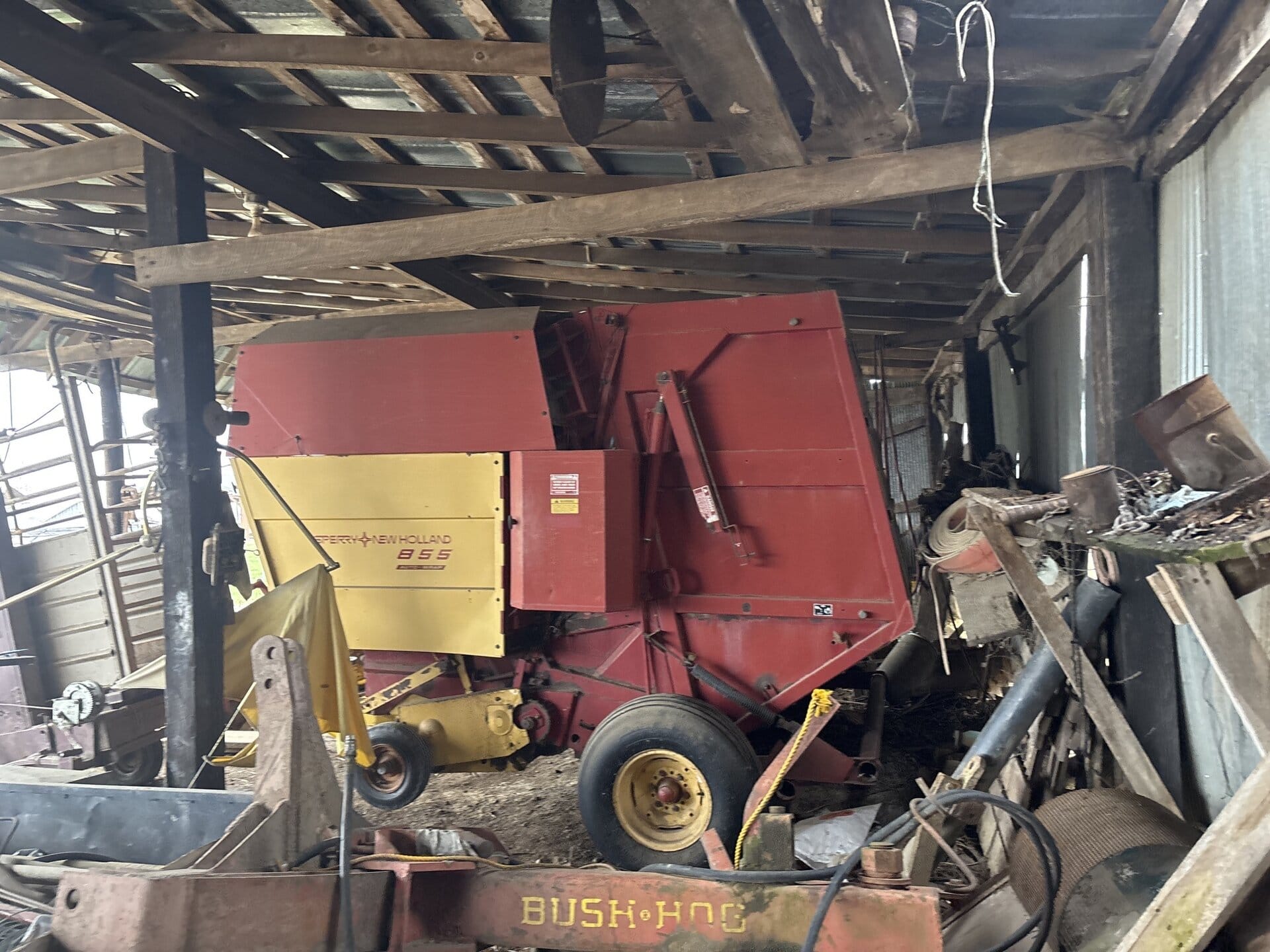 New Holland 855 Equipment Image0