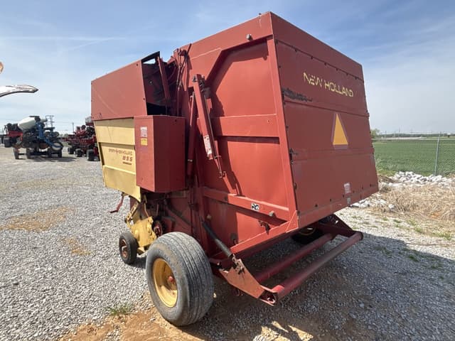 Image of New Holland 855 equipment image 4