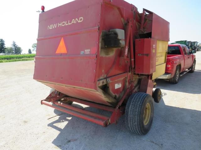 Image of New Holland 855 equipment image 2