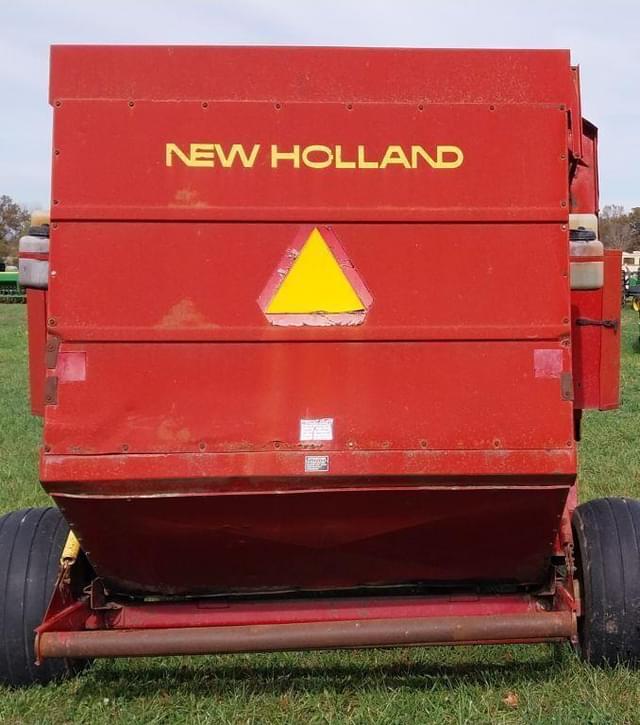Image of New Holland 855 equipment image 2