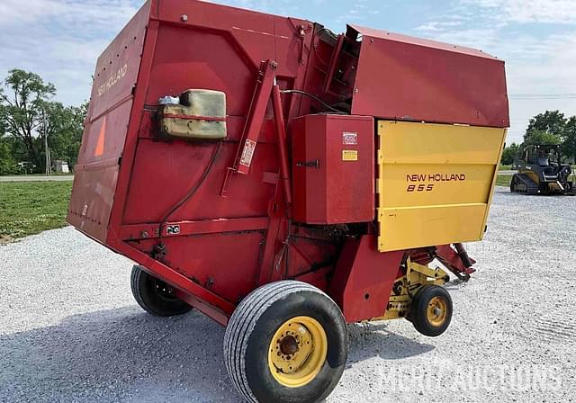Image of New Holland 855 equipment image 4