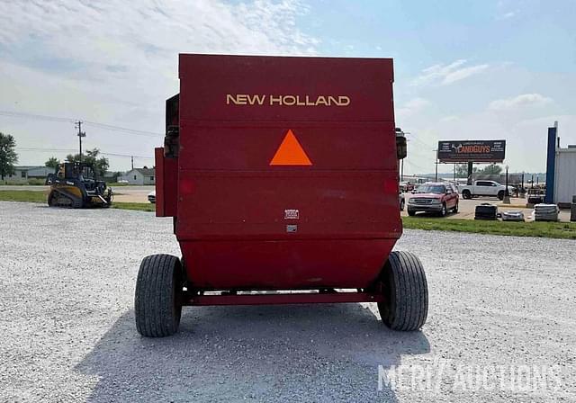 Image of New Holland 855 equipment image 3