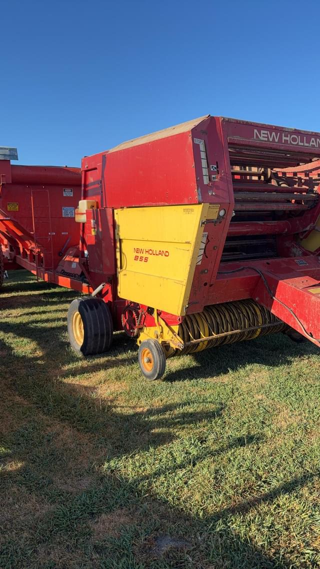 Image of New Holland 855 equipment image 2
