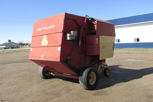 Image of New Holland 855 equipment image 4