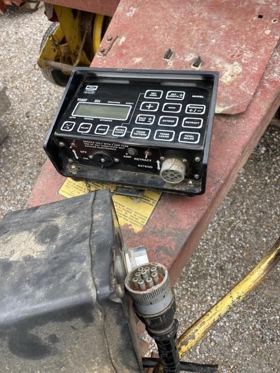 Image of New Holland 855 equipment image 3