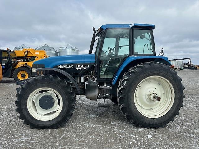 Image of New Holland 8560 equipment image 1