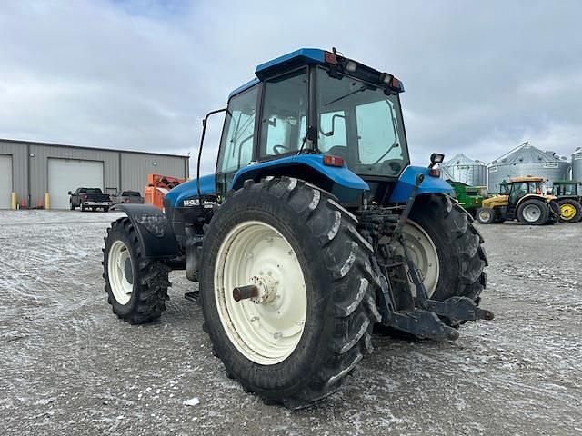 Image of New Holland 8560 equipment image 2
