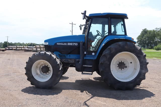 Image of New Holland 8670 equipment image 3