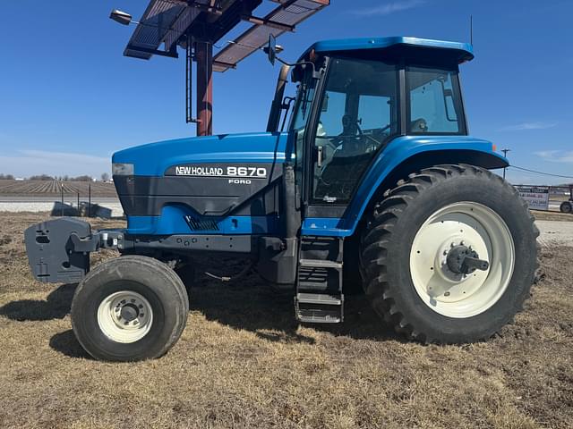 Image of New Holland 8670 equipment image 1