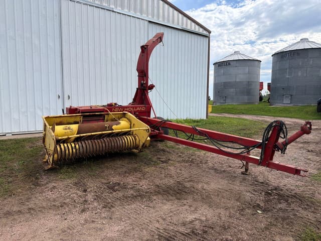 Image of New Holland 890 equipment image 1