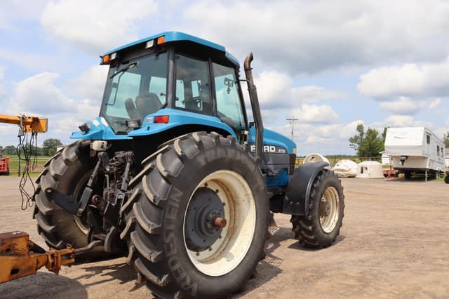 Image of New Holland 8770 equipment image 4