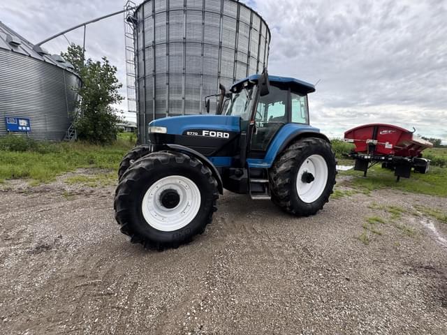Image of New Holland 8770 equipment image 2