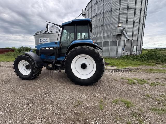 Image of New Holland 8770 equipment image 1