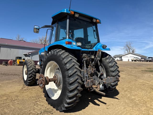 Image of New Holland 8770 equipment image 1