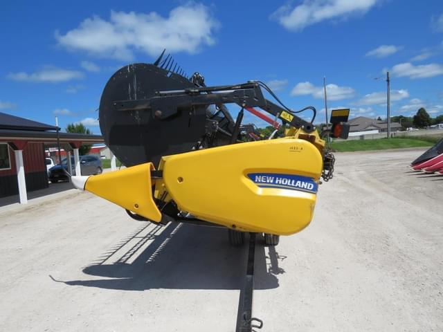 Image of New Holland 880CF-40 equipment image 1