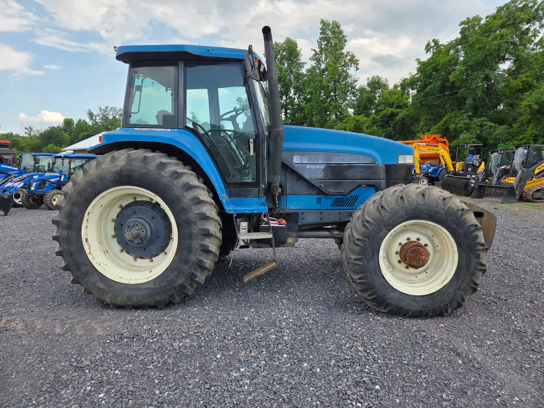 Image of New Holland 8870 Primary image