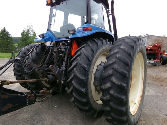 Image of New Holland 8870 equipment image 2