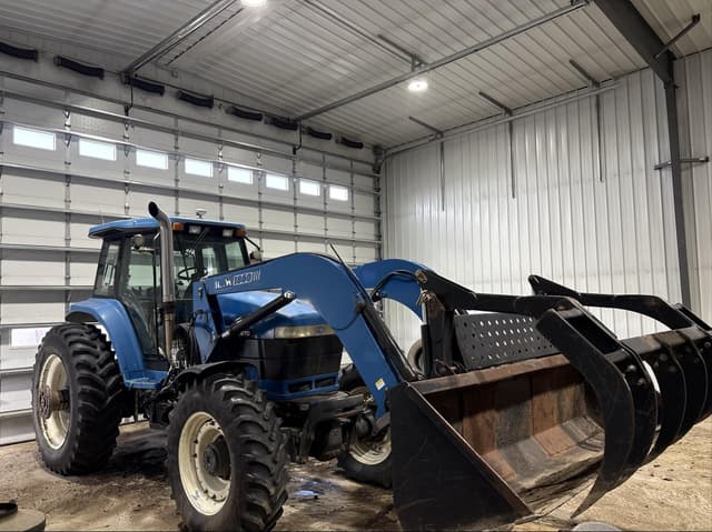 Image of New Holland 8870 equipment image 1