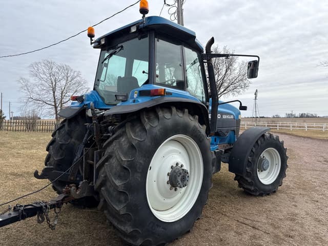 Image of New Holland 8870 equipment image 3