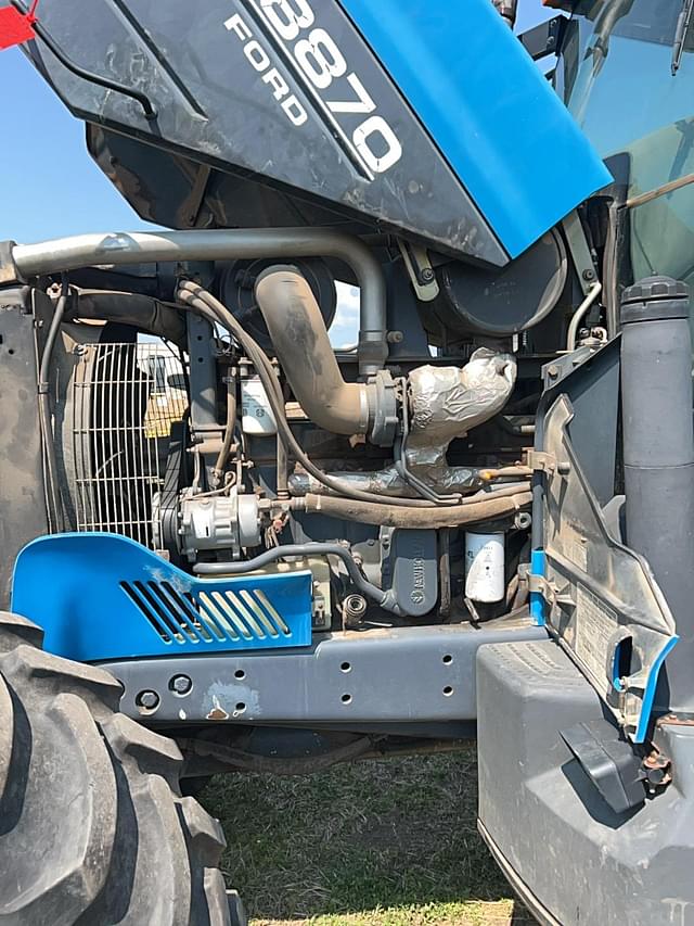 Image of New Holland 8870 equipment image 4