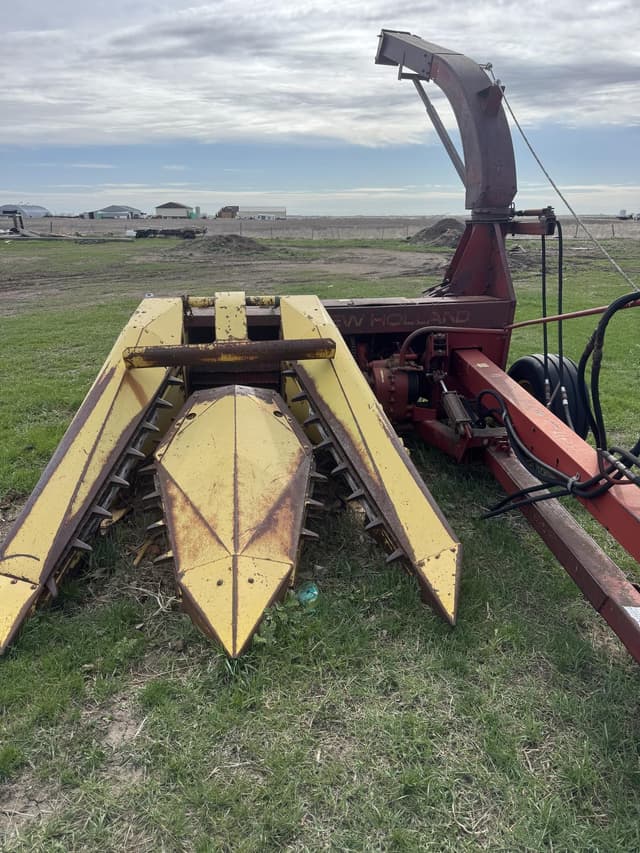 Image of New Holland 890 equipment image 2