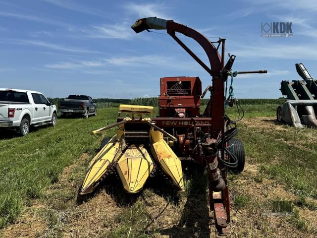 Image of New Holland 890 equipment image 1