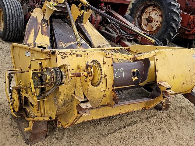 Image of New Holland 890 equipment image 2