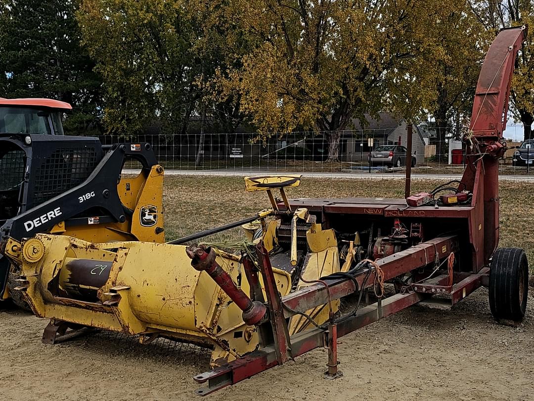 Image of New Holland 890 Primary image