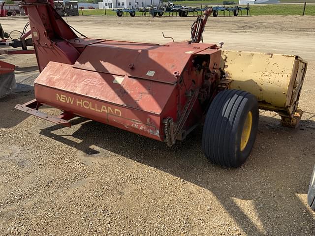 Image of New Holland 890 equipment image 3