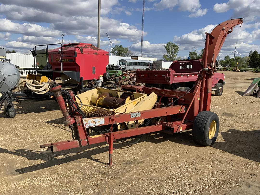 Image of New Holland 890 Primary image