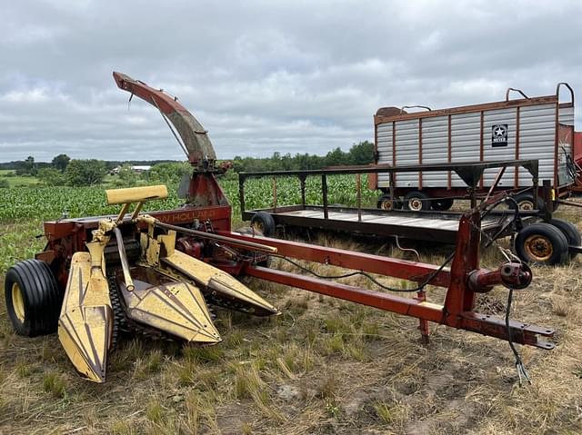 Image of New Holland 890 equipment image 3