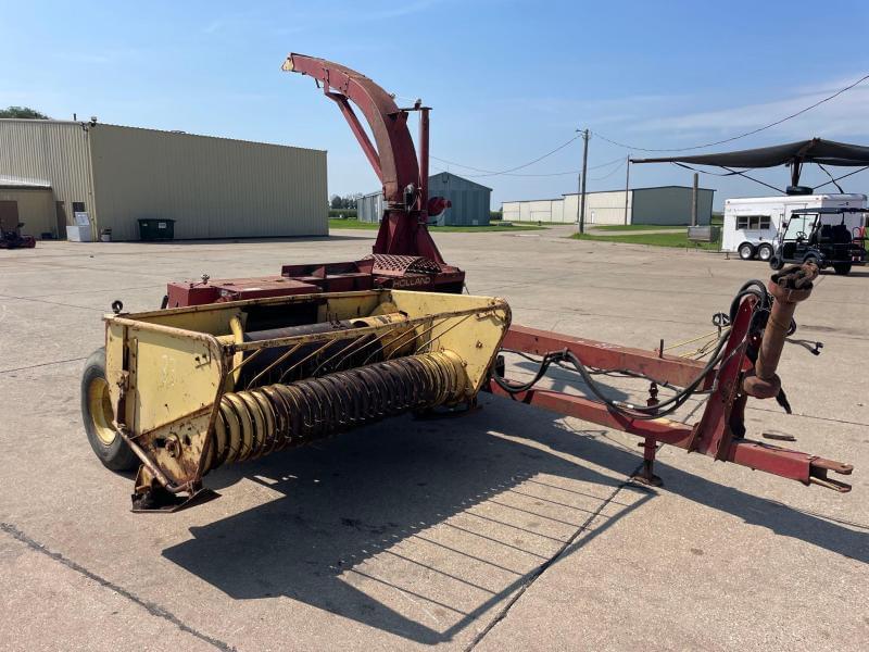 Image of New Holland 890 Primary image