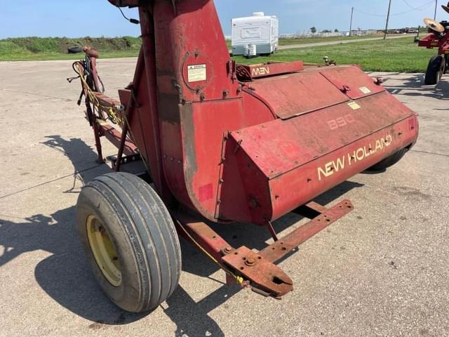 Image of New Holland 890 equipment image 2