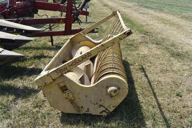 Image of New Holland 890 equipment image 1