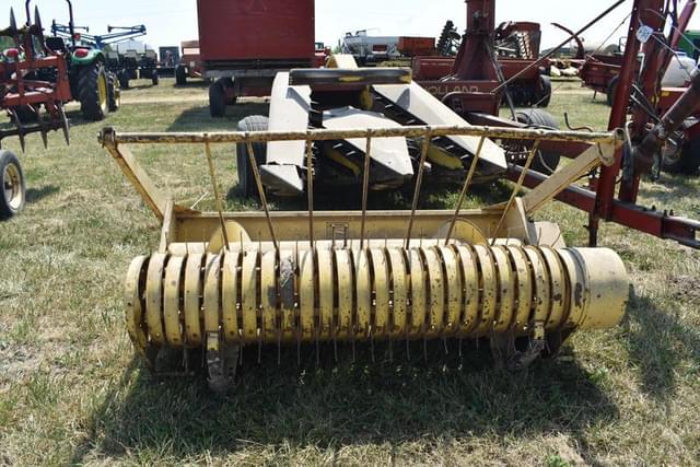 Image of New Holland 890 equipment image 2