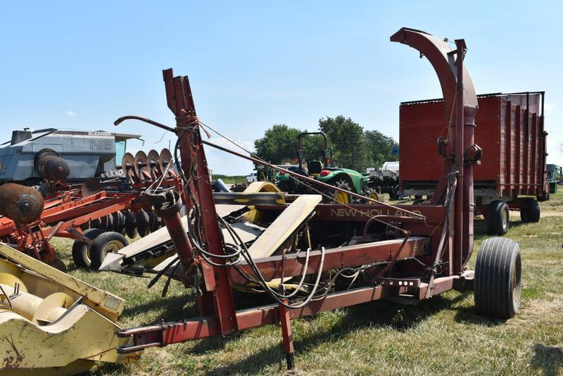 Image of New Holland 890 Primary image