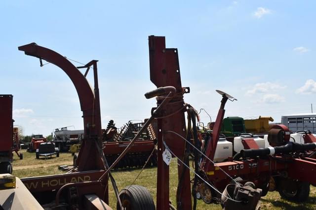Image of New Holland 890 equipment image 4