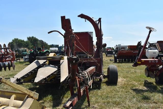 Image of New Holland 890 equipment image 1