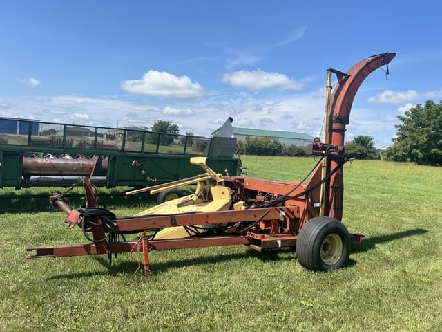 Image of New Holland 890 equipment image 2