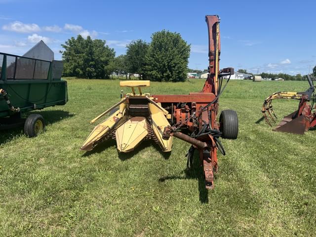 Image of New Holland 890 equipment image 1